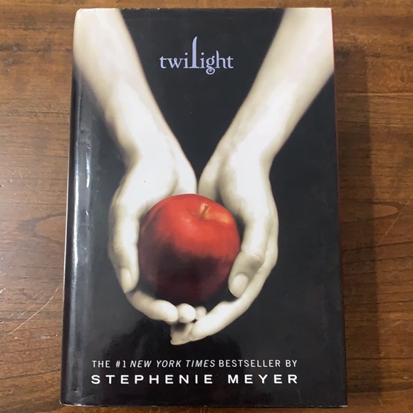 The Twilight Saga Book Series - Picture 2 of 12